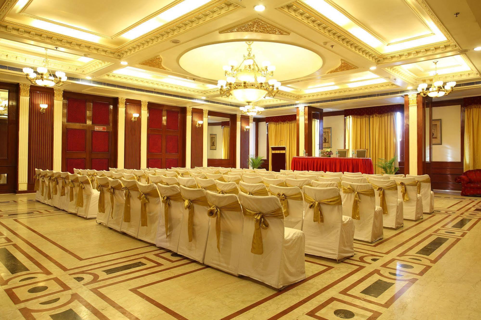 Hotel Om Tower Dzsaipur Kültér fotó